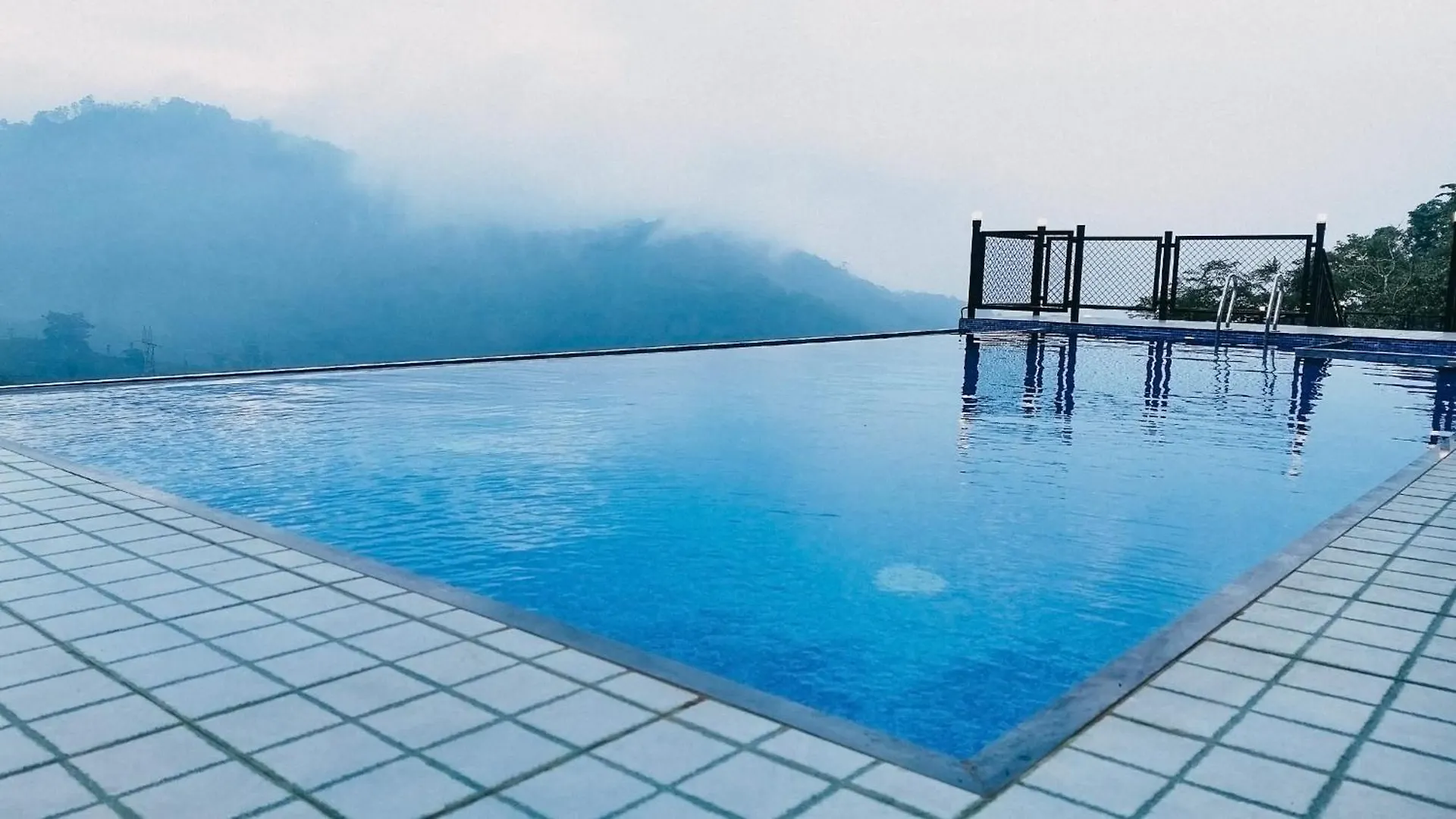Silver Cascade Devikolam 3*,  India